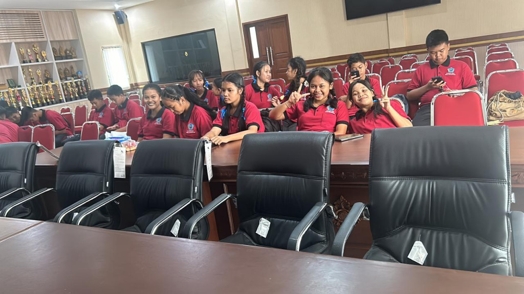 Pembinaan tentang kesehatan reproduksi pada remaja dan lanjut posyandunya, pembinaan dari kesehatan dan puskesmas Mengwi I, suksme yang widi atas anugrahnya sehingga kegiatan berjalan dengan sempurna.